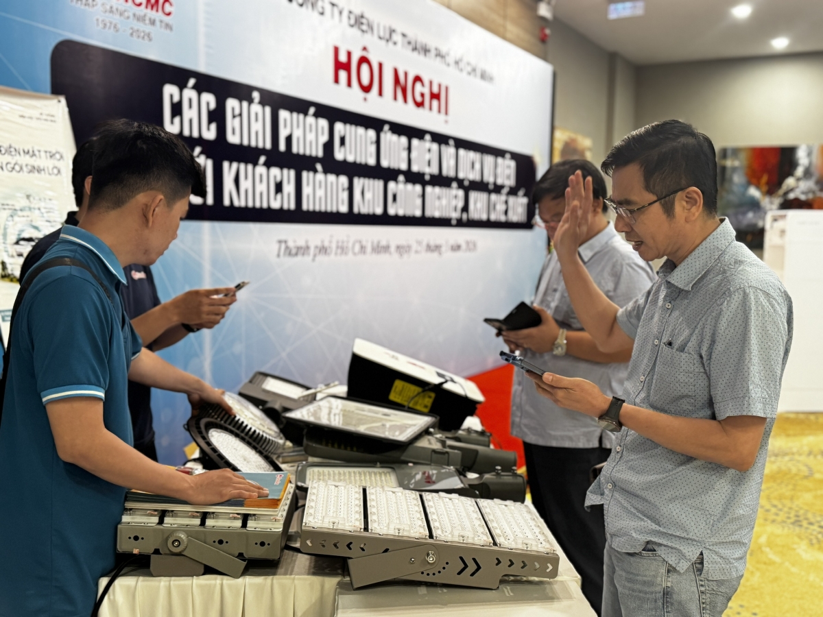 (Ảnh: Nhiều doanh nghiệp đặc biệt quan tâm đến các giải pháp năng lượng xanh)