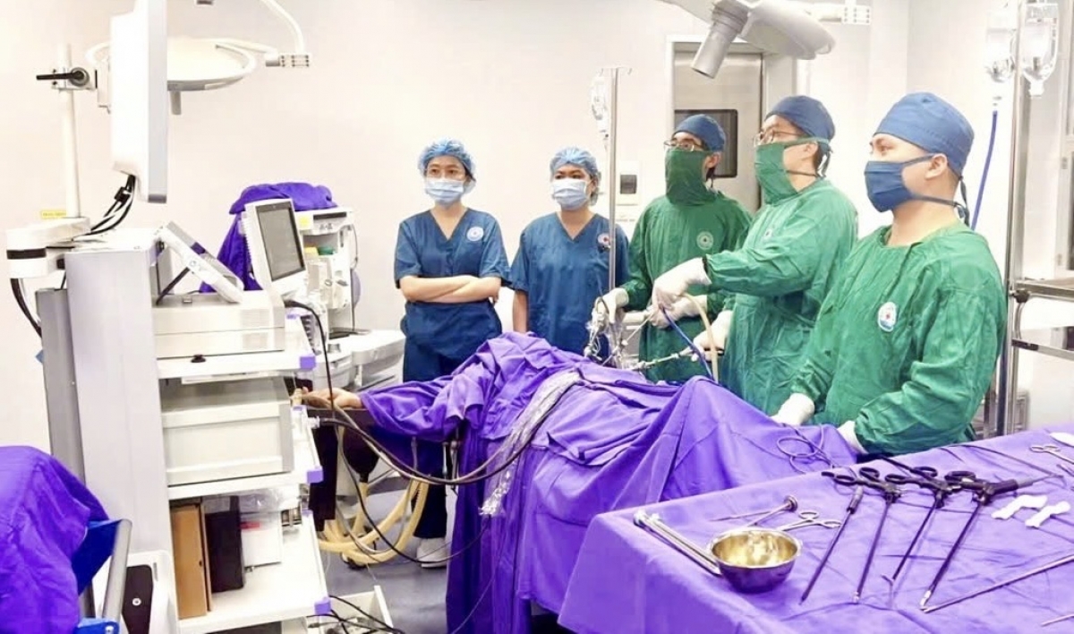 Phẫu thuật nội soi cắt ruột thừa cho người bệnh tại Trung tâm Y tế đặc khu Vân Đồn