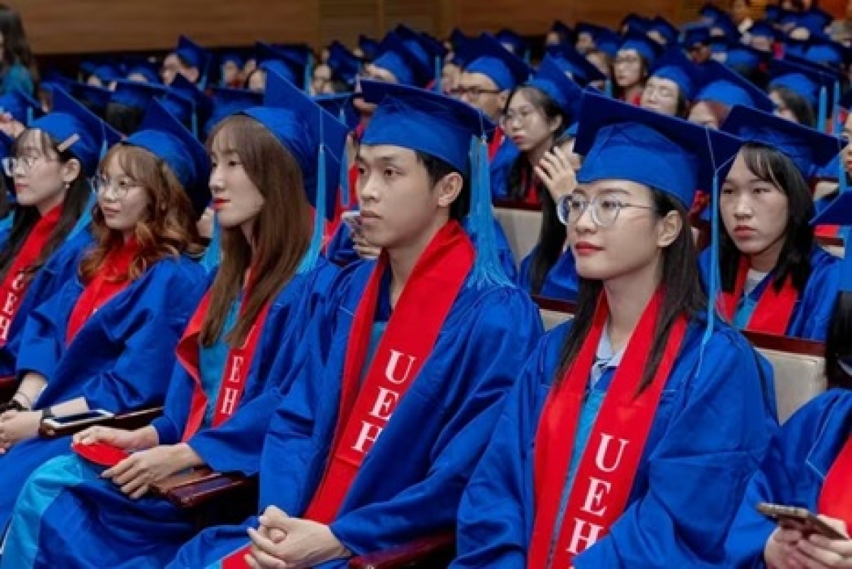 Tân cử nhân Đại học Kinh tế Thành phố Hồ Chí Minh. Ảnh: UEH