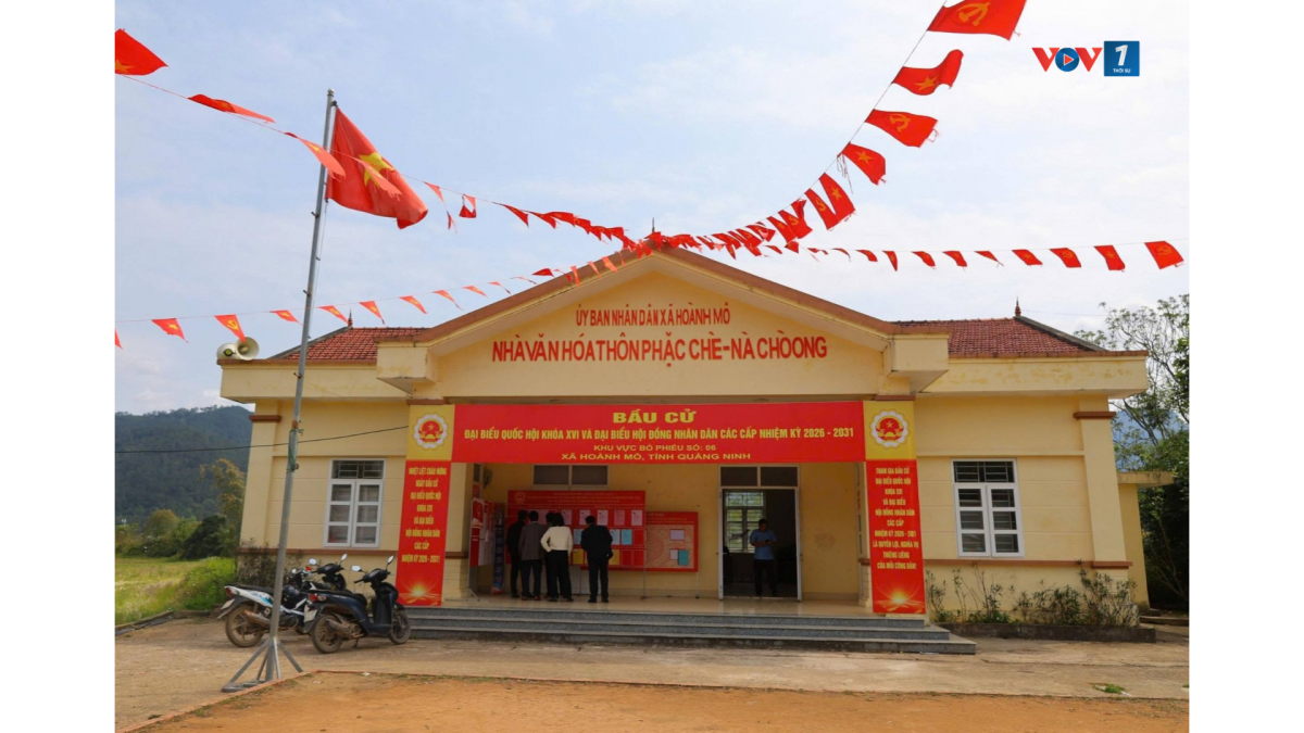 Các tổ bầu cử xã biên giới Hoành Mô đa dạng hình thức truyên truyền để bà con được thông tin đầy đủ