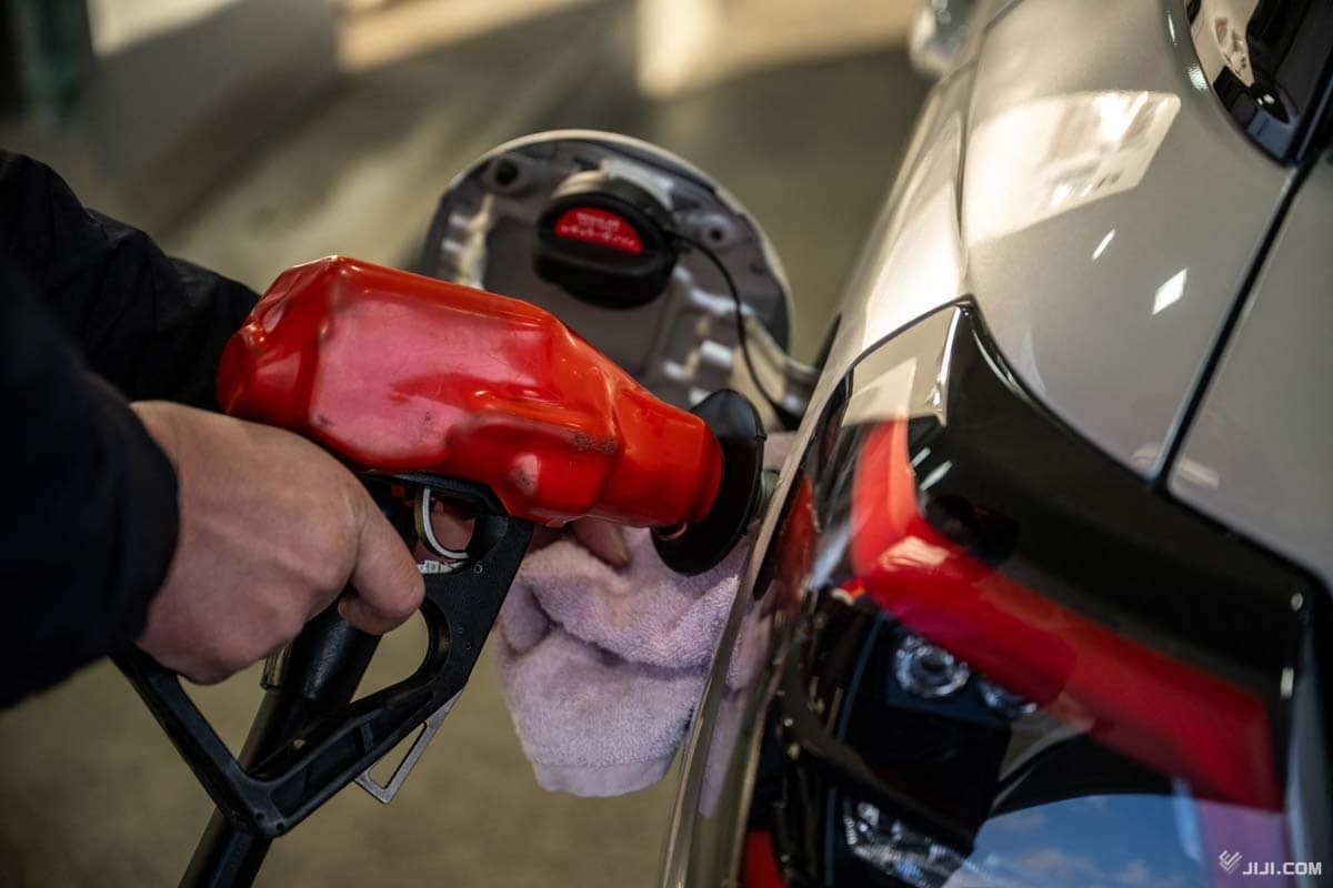 Xăng dầu đang là bài toán khó đối với Nhật Bản (ảnh: Jiji Press