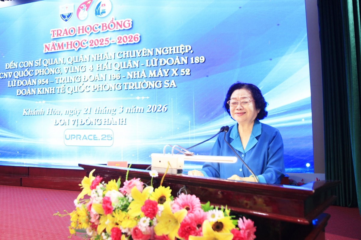 Đồng chí Trương Mỹ Hoa phát biểu