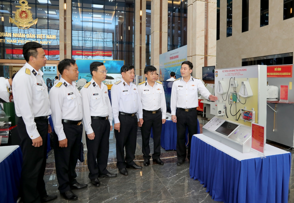 Nhiều công trình sáng kiến cải tiến kĩ thuật được trưng bày, giới thiệu tại Hội nghị