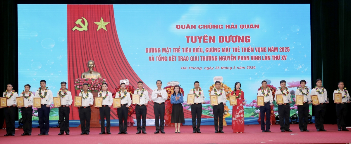 10 Gương mặt trẻ tiêu biểu và 7 Gương mặt trẻ triển vọng được tuyên dương