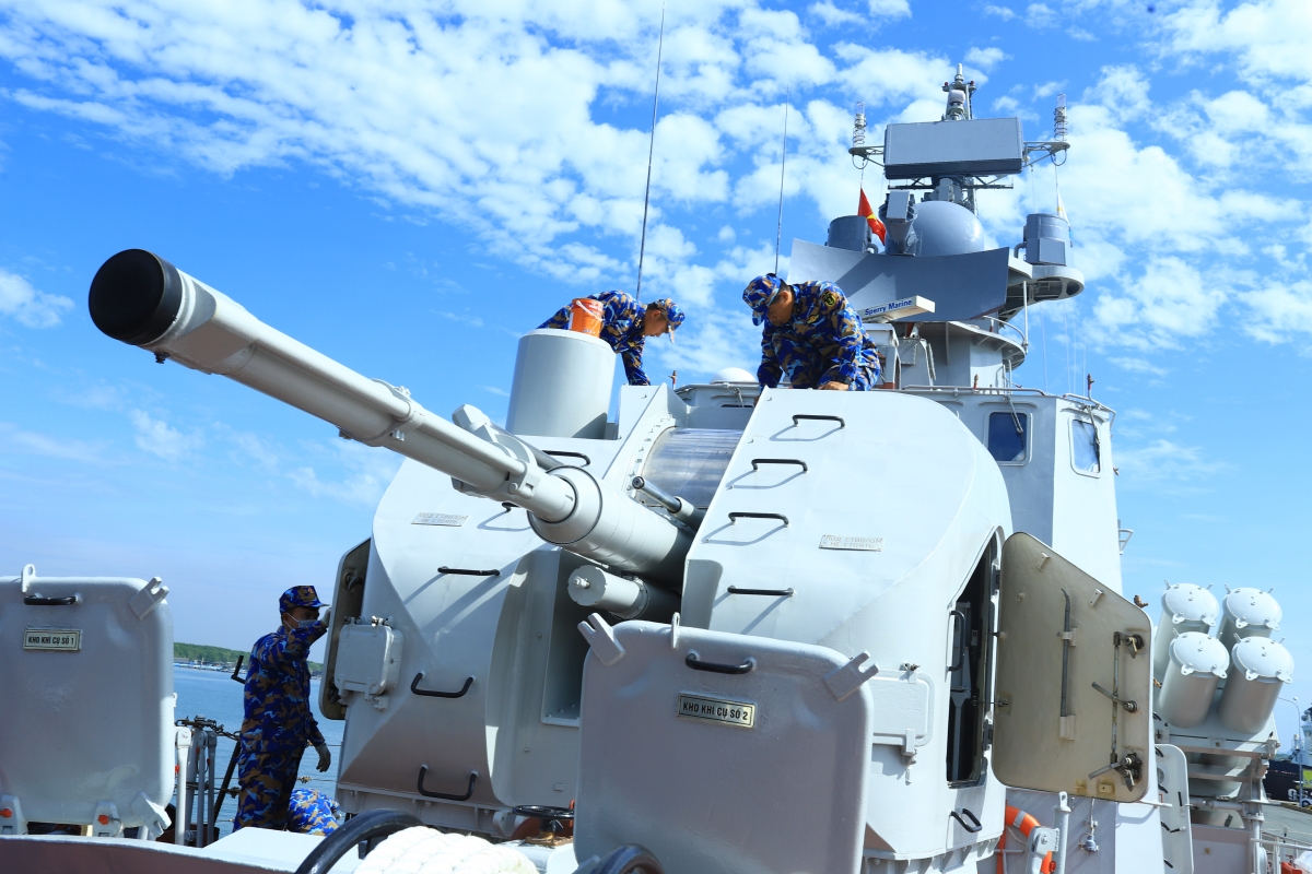 Khát vọng tuổi trẻ – vững vàng nơi đầu sóng