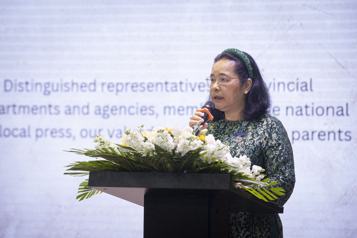 Bà Nguyễn Thị Kiều Oanh, Chủ tịch Hội đồng Quản trị Tập đoàn Khôi Nguyên phát biểu tại buổi lễ.