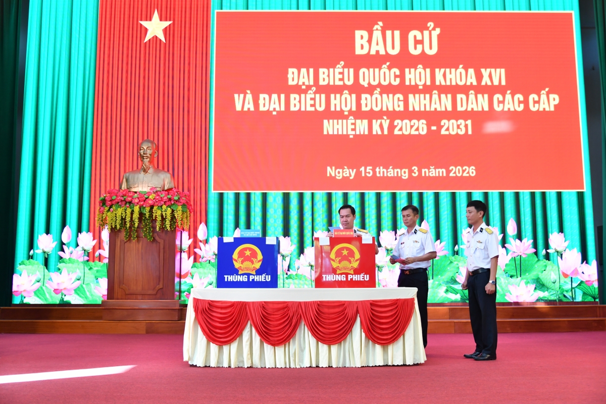 Cử tri Lữ đoàn 171 tham gia bầu cử