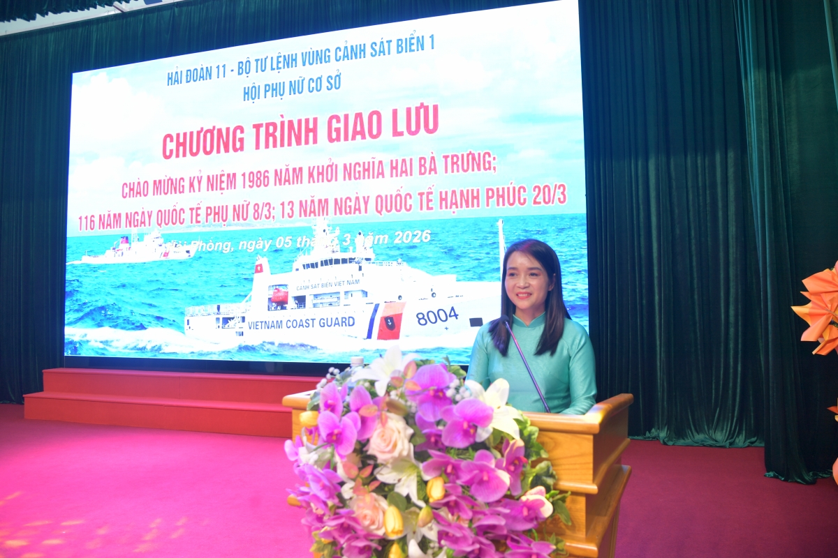 Đại diện Hội phụ nữ cơ sở Hải đoàn phát biểu