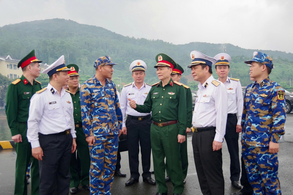 Thượng tướng Phạm Trường Sơn thăm, kiểm tra Vùng 3 Hải quân.