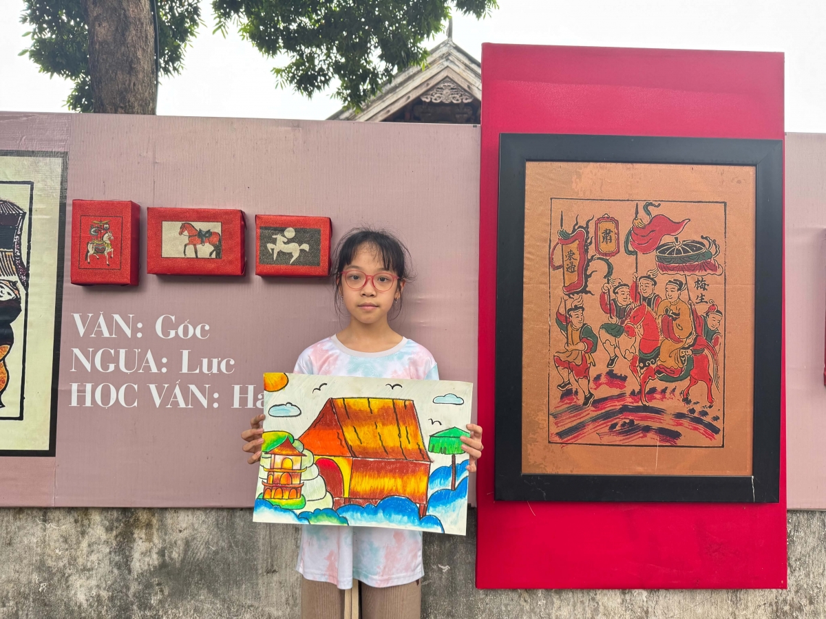 Em Phạm Minh Anh, Trường Tiểu học Thành Công A hoàn thành tác phẩm dự thi ngay trong lễ phát động