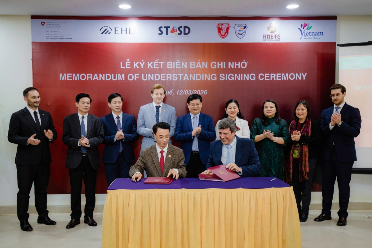 Các đối tác Việt Nam và Thụy Sỹ tại Lễ ký