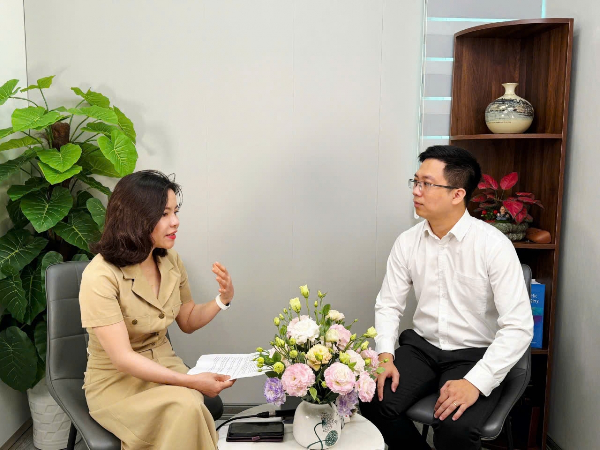 Ths.Bs Trần Hồng Quân trao đổi cùng BTV Chương trình