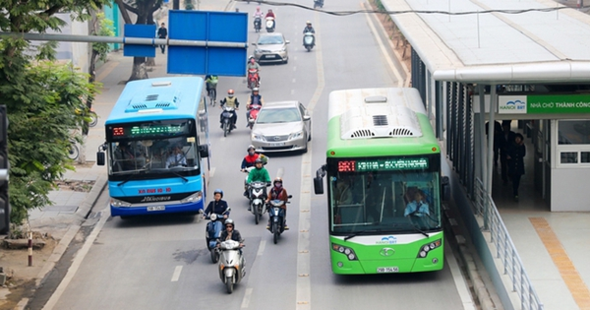 Khuyến khích sử dụng phương tiện giao thông công cộng (Ảnh minh hoạ)