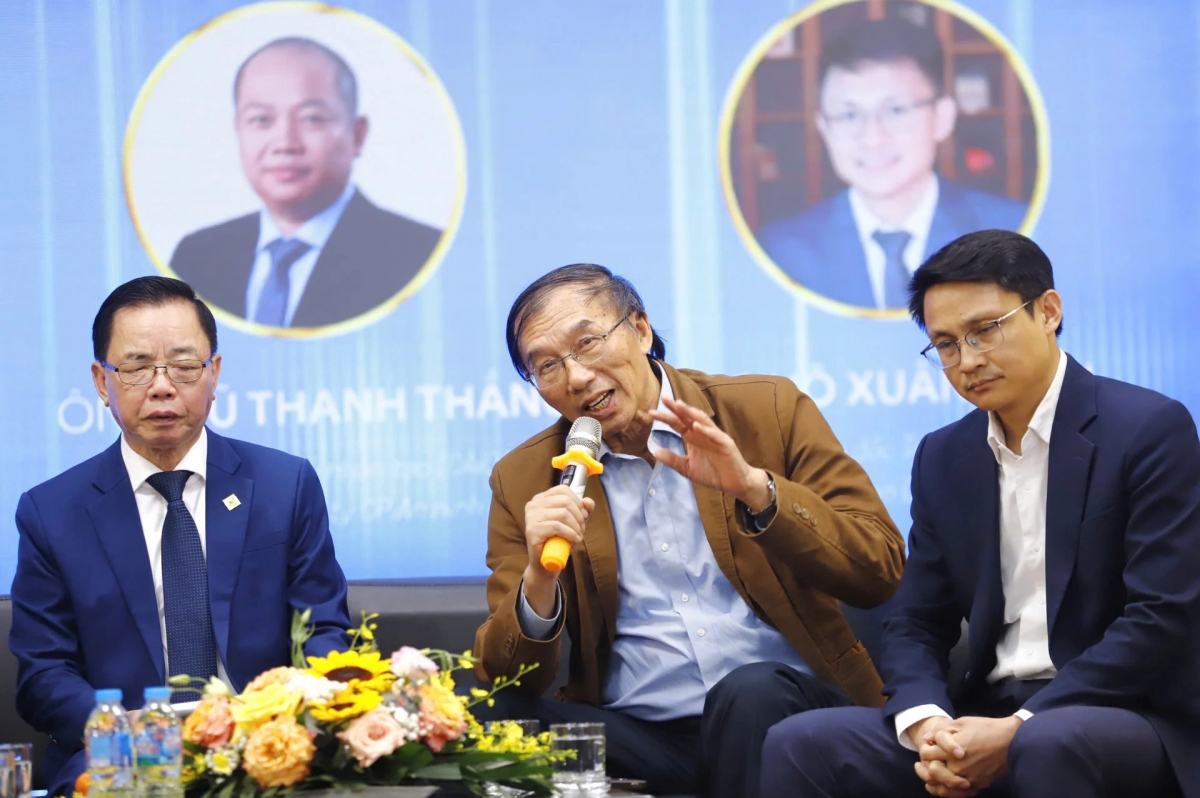 Ông Phùng Hà, Chủ tịch Hiệp hội phân bón Việt Nam phát biểu tại hội thảo