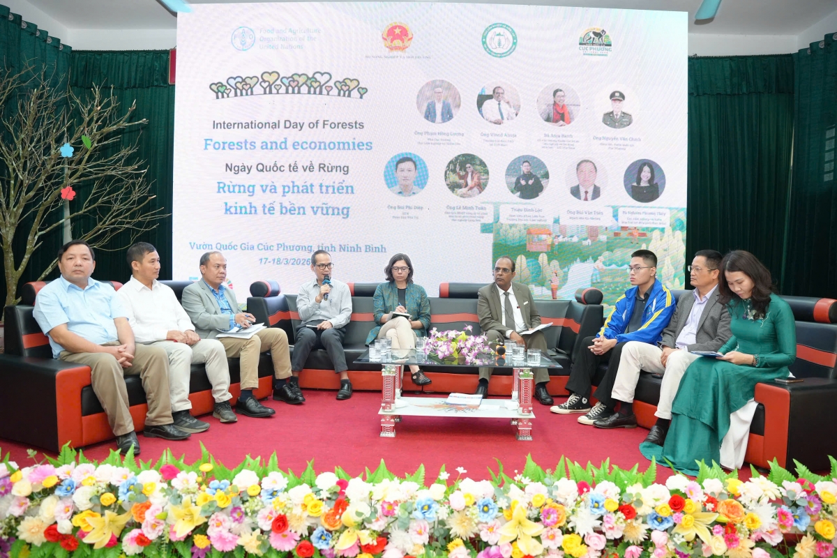 Các đại biểu tham dự tọa đàm “Giá trị kinh tế &amp; Sinh kế từ Rừng”