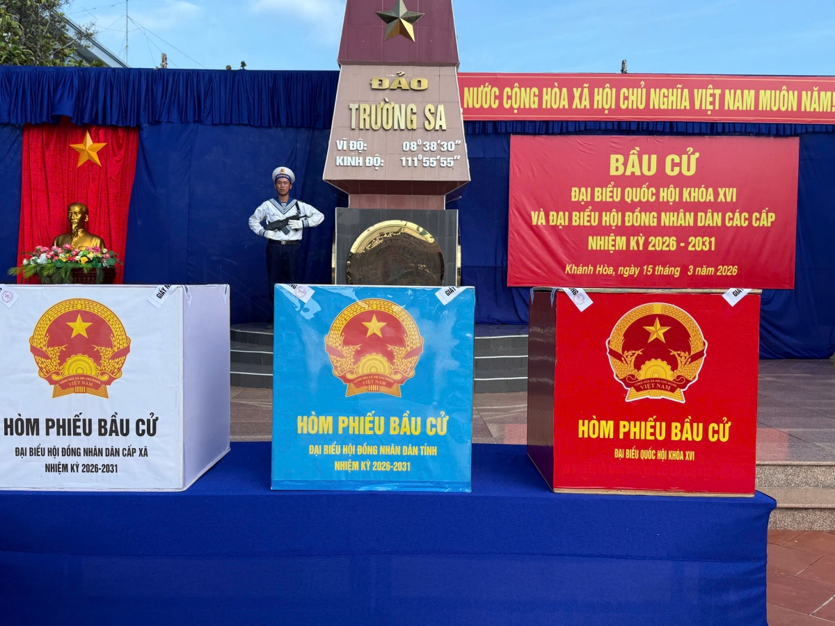 Hòm phiếu được niêm phong trước giờ bỏ phiếu