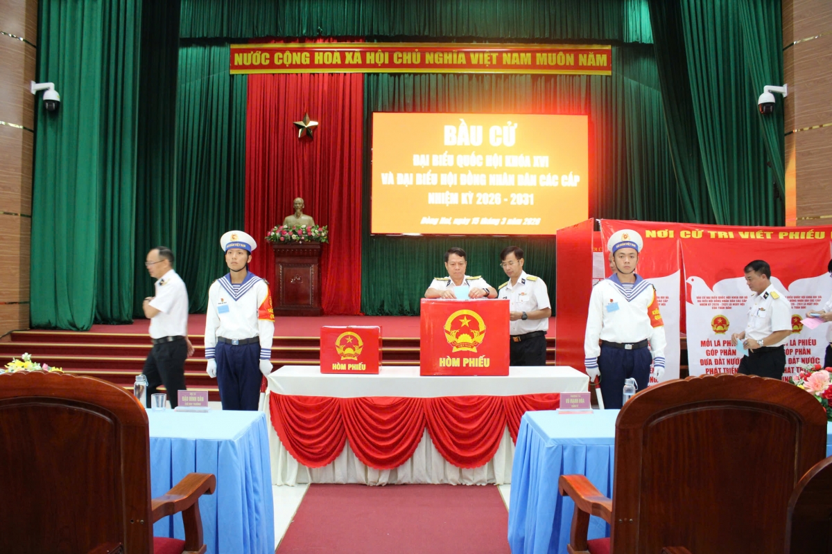 Không khí bầu cử tại Trung tâm Huấn luyện