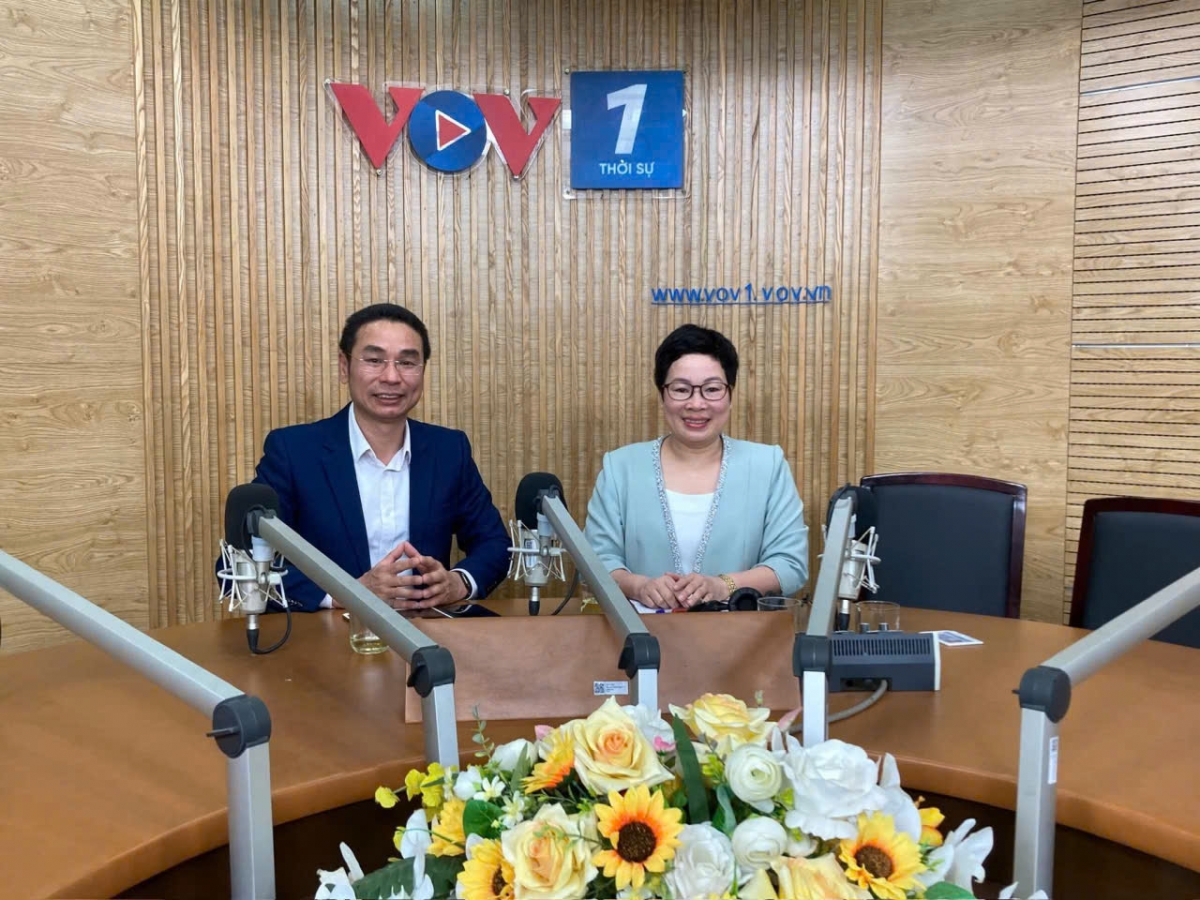 Khách mời: Thạc sĩ Trần Công Thủy, Chuyên gia Hoạch định Chiến lược Nguồn lực Đất đai; Phó Viện trưởng, Viện phát triển Kinh tế, Văn hóa, Xã hội Số thuộc Liên hiệp các Hội Khoa học và Kỹ thuật Việt Nam