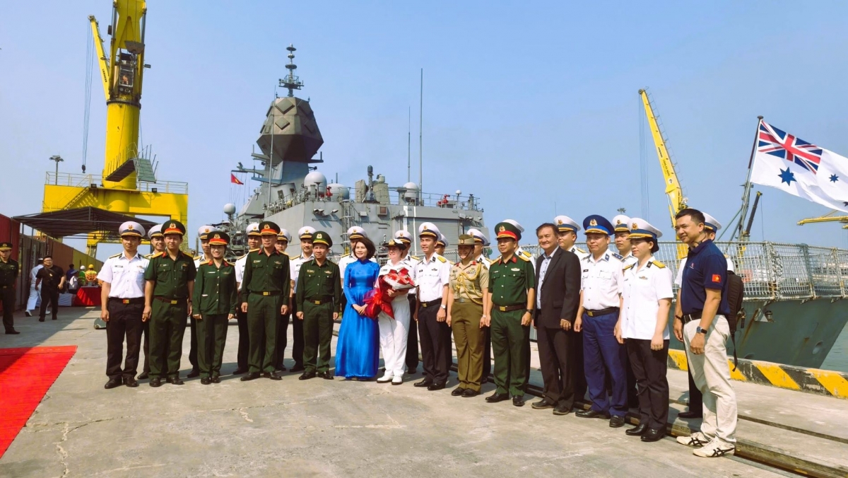 Lễ đón tàu HMAS Toowoomba và sĩ quan, thủy thủ đoàn tại cảng Tiên Sa.