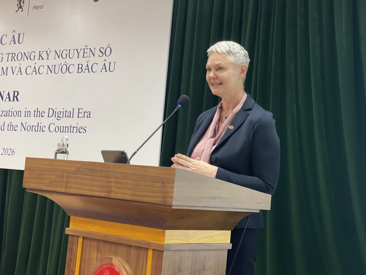 Đại sứ Na Uy Hilde Solbakken chia sẻ nhiều kinh nghiệm với Việt Nam.