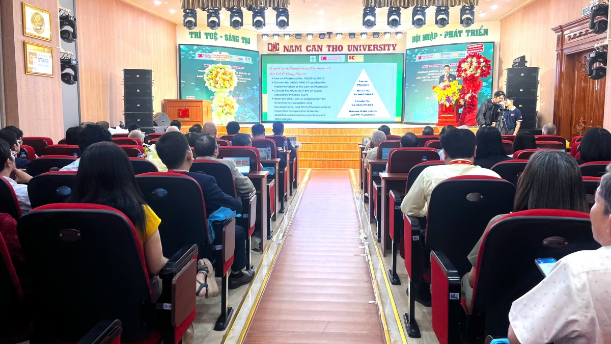 Hội thảo được thiết kế theo hướng kết hợp giữa báo cáo chuyên đề, trao đổi học thuật và thảo luận khoa học