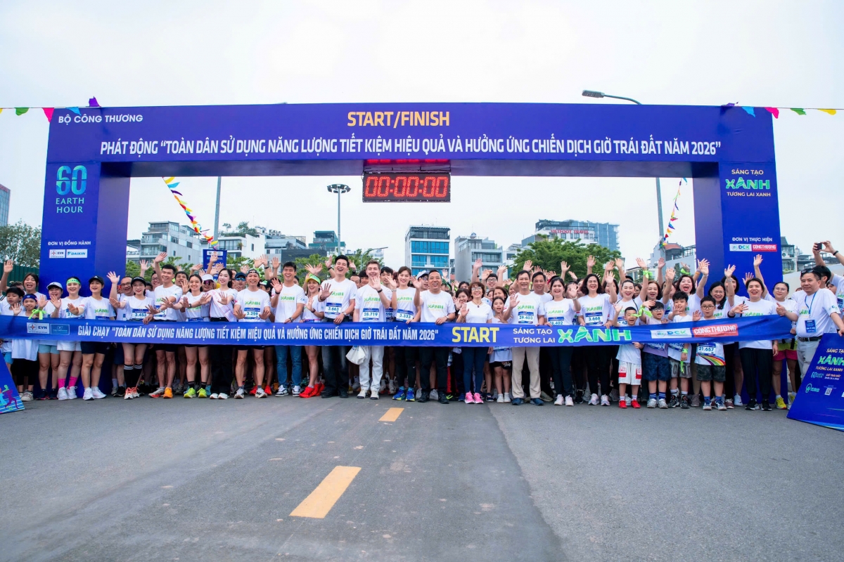 Đông đảo vận động viên tham gia Lễ phát động phong trào “Toàn dân sử dụng năng lượng tiết kiệm hiệu quả” và hưởng ứng “Chiến dịch Giờ Trái đất năm 2026" sáng 21/3/2026 tại Không gian Văn hoá Sáng tạo Tây Hồ, Phường Tây Hồ, Thành phố Hà Nội.