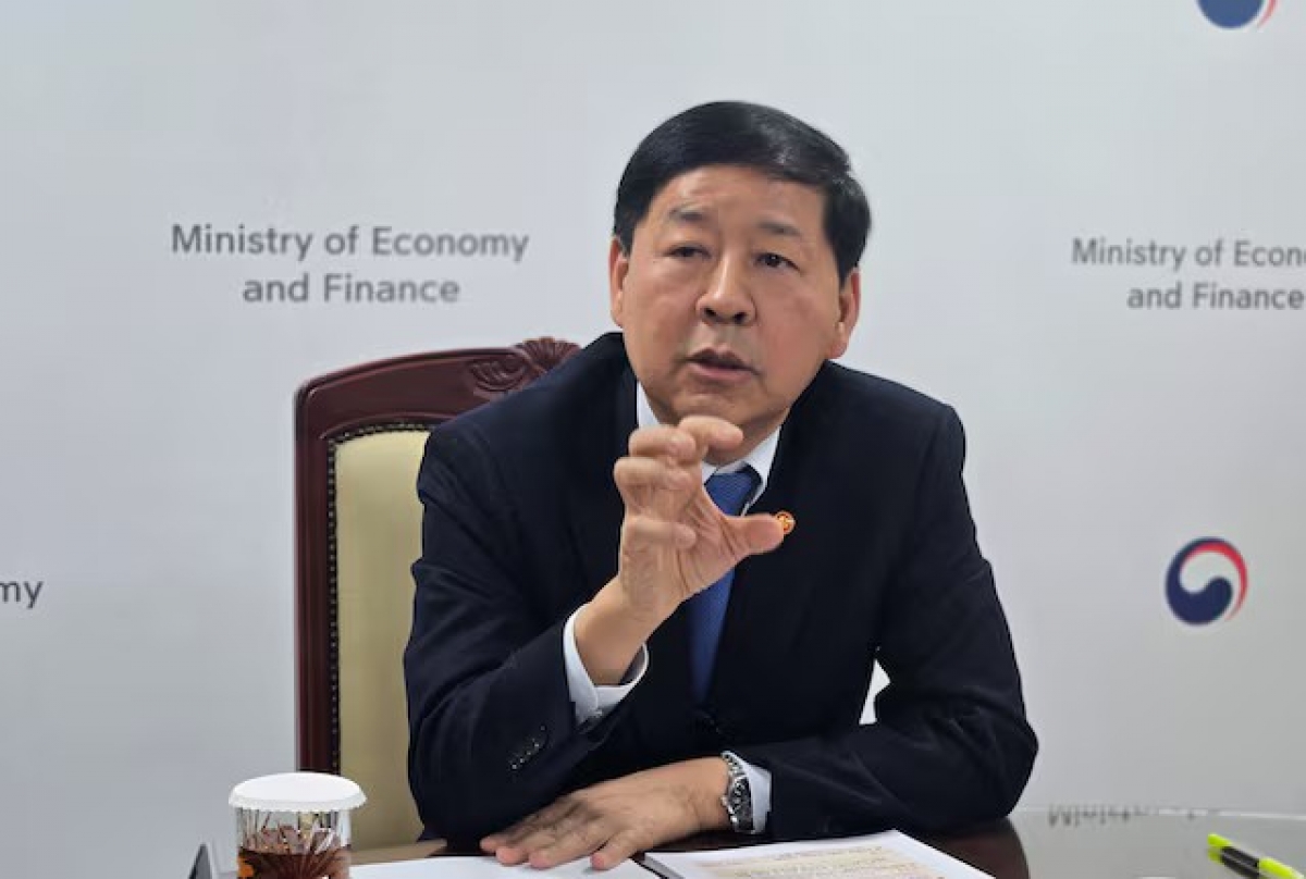 Phó thủ tướng kiêm Bộ trưởng Tài chính - Kinh tế Hàn Quốc Koo Yun-cheol (ảnh Reuters)