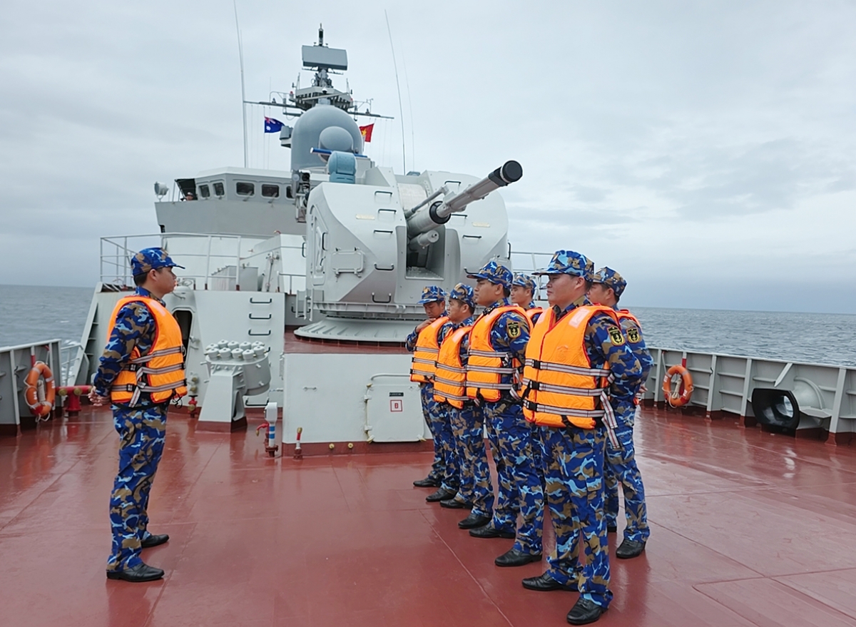 Quán triệt nhiệm vụ thả neo