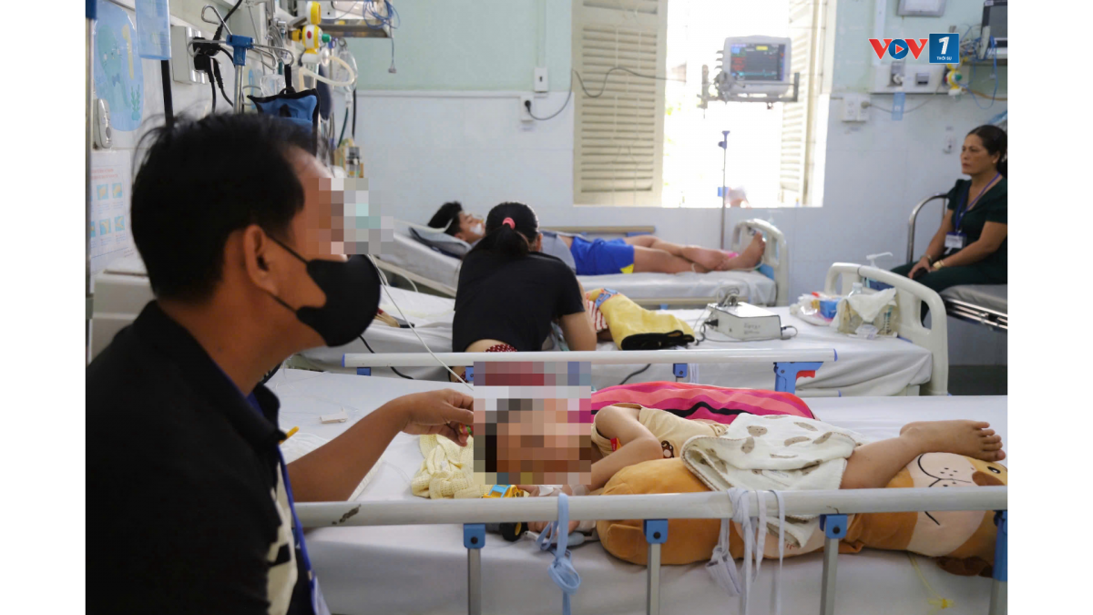Năm nay có nhiều ca tay chân miệng biến chứng nặng (Ảnh: Kim Dung)
