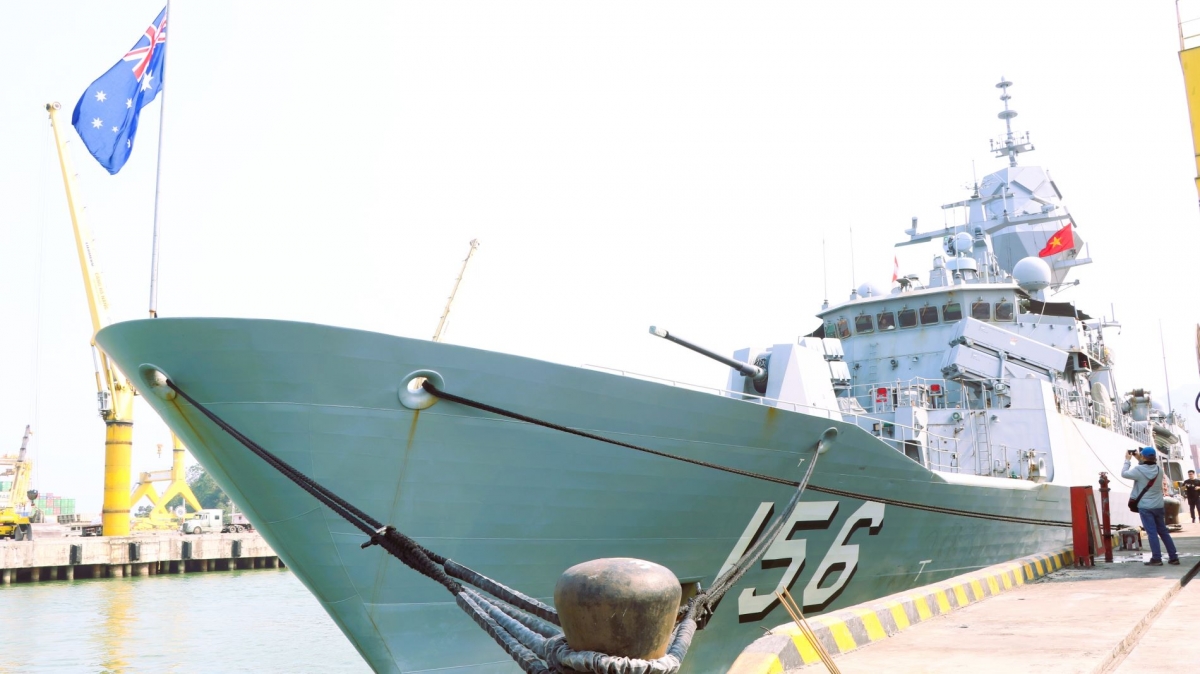 Tàu Hải quân Hoàng gia Australia HMAS Toowoomba cập cảng Tiên Sa, TP Đà Nẵng.