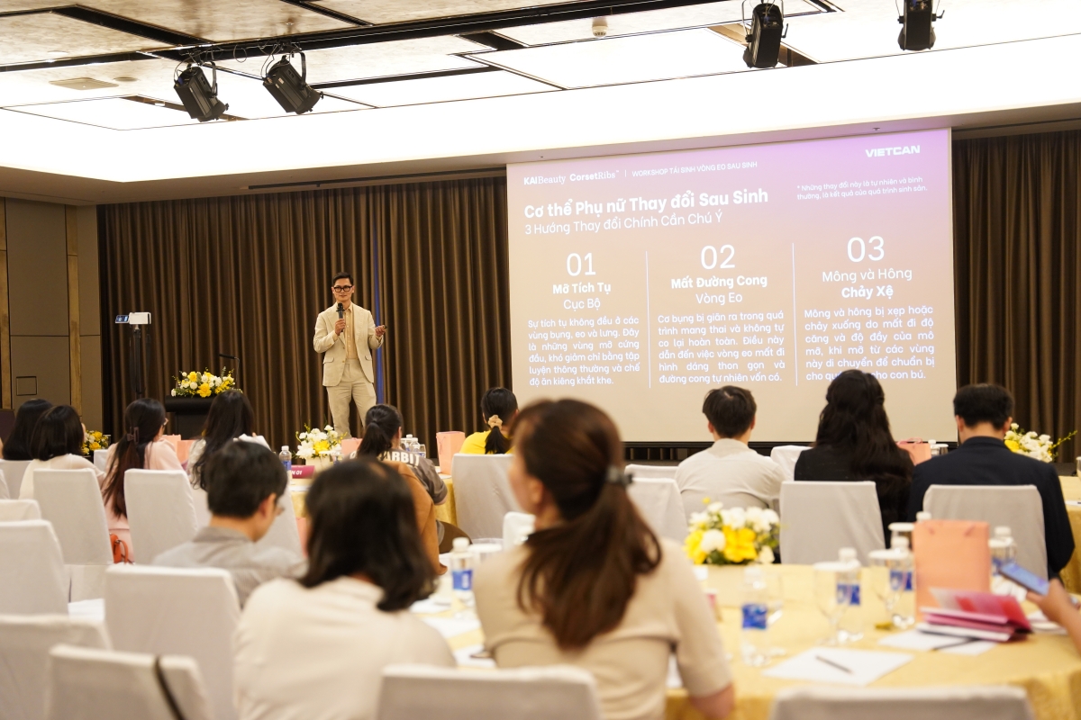 ThS.BS Ngô Hải Sơn (Chuyên gia Thẩm mỹ và tạo hình, Bệnh viện Hữu nghị Việt Đức, Hà Nội) chia sẻ tại hội thảo.