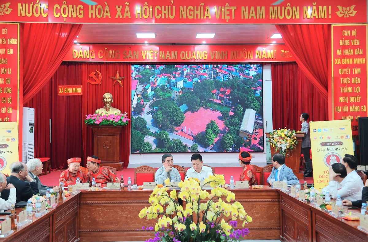 Trình chiếu phim tư liệu quảng bá truyền thống lâu đời và nét đẹp văn hóa của địa phương