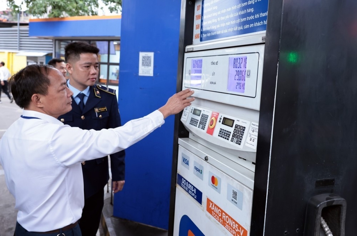 Thường xuyên kiểm tra, giám sát thị trường xăng dầu nhằm ngăn ngừa tình trạng đầu cơ, găm hàng.