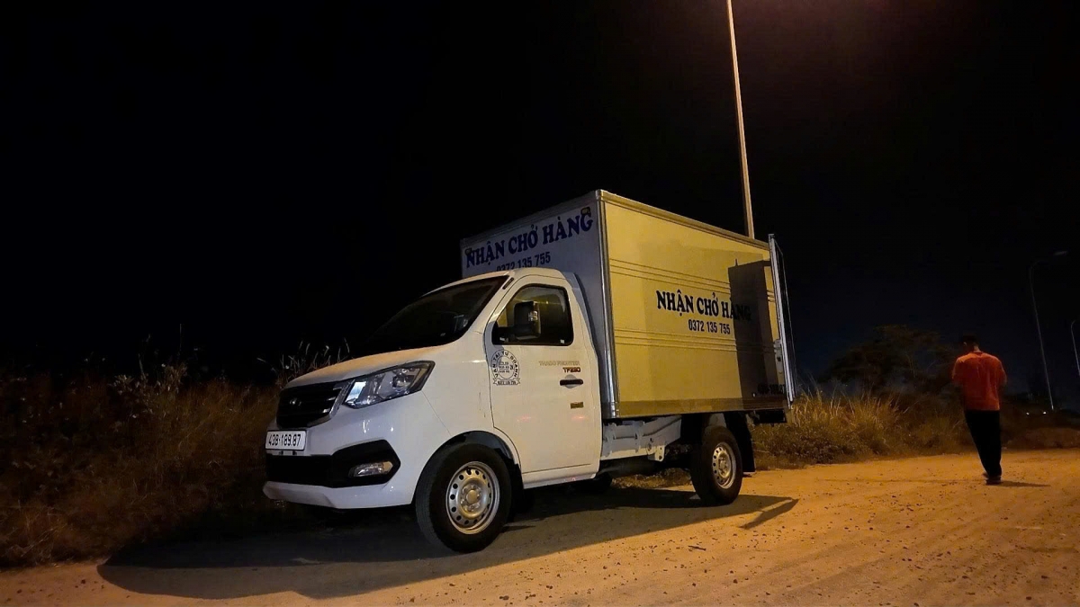 Xe chở khí cười bị bắt quả tang.