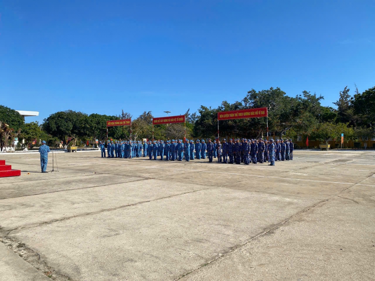 Quang cảnh CBCS Trung đoàn 196 tham gia chạy CISM