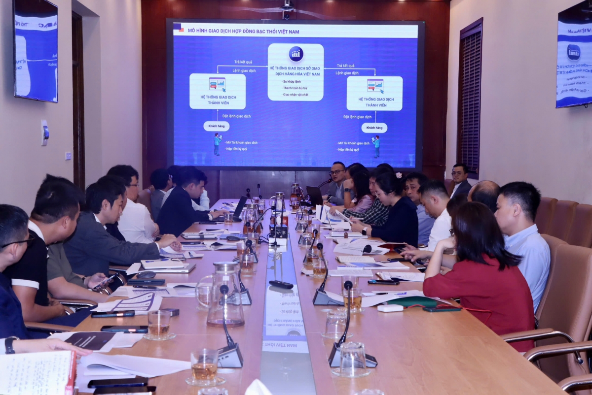 Buổi làm việc có sự tham dự của đại diện các doanh nghiệp kinh doanh vàng bạc, đá quý (Phú Quý, Bảo Tín Mạnh Hải, Bảo Tín Minh Châu, SBJ, Digi Invest) và Ngân hàng TMCP Hàng Hải Việt Nam.