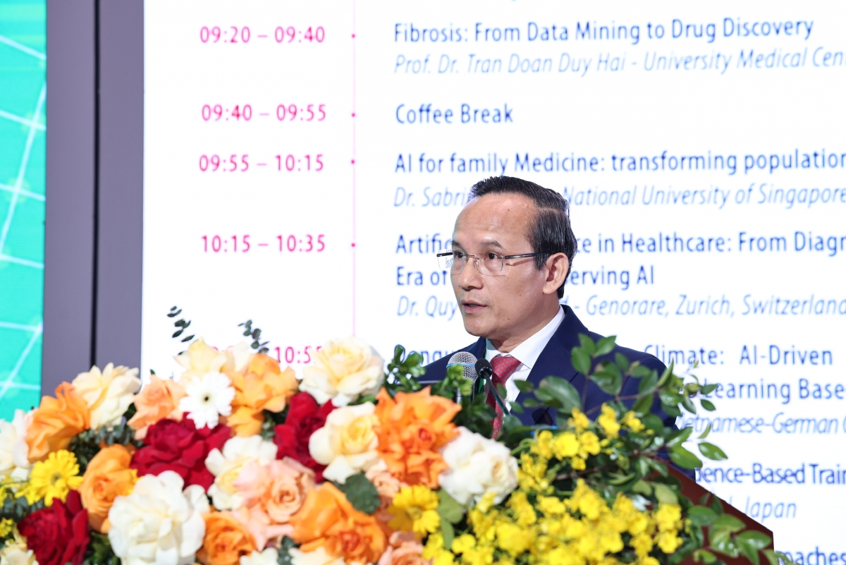 Trung tướng, GS.TS Lê Hữu Song - Giám đốc Bệnh viện phát biểu khai mạc