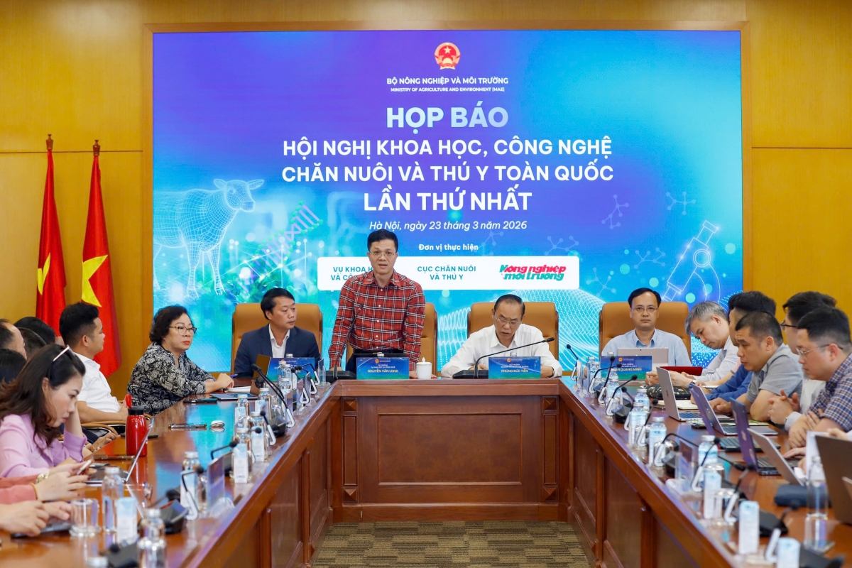 Ông Nguyễn Văn Long, Vụ trưởng Vụ Khoa học công nghệ phát biểu về nội dung dự kiến của hội nghị sắp diễn ra