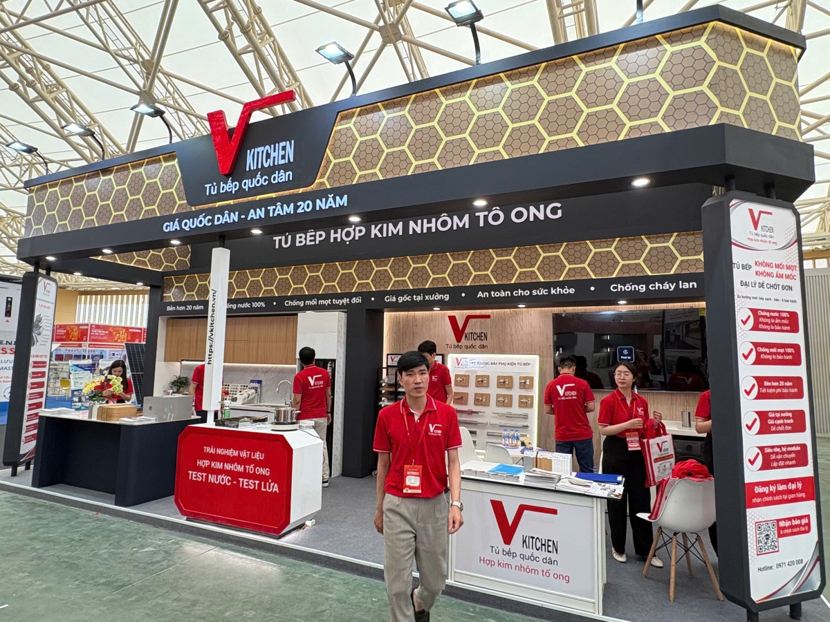 Gian hàng VKitchen trong không gian triển lãm Vietbuild Hà Nội 2026