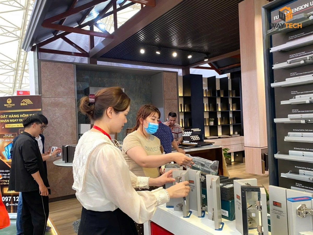 Các sản phẩm mới của Tập đoàn WAYTECH Việt Nam thu hút đông đảo khách tham quan
