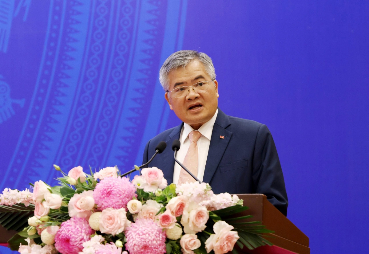 Phó Chủ nhiệm Văn phòng Chủ tịch nước Cấn Đình Tài phát biểu tại họp báo