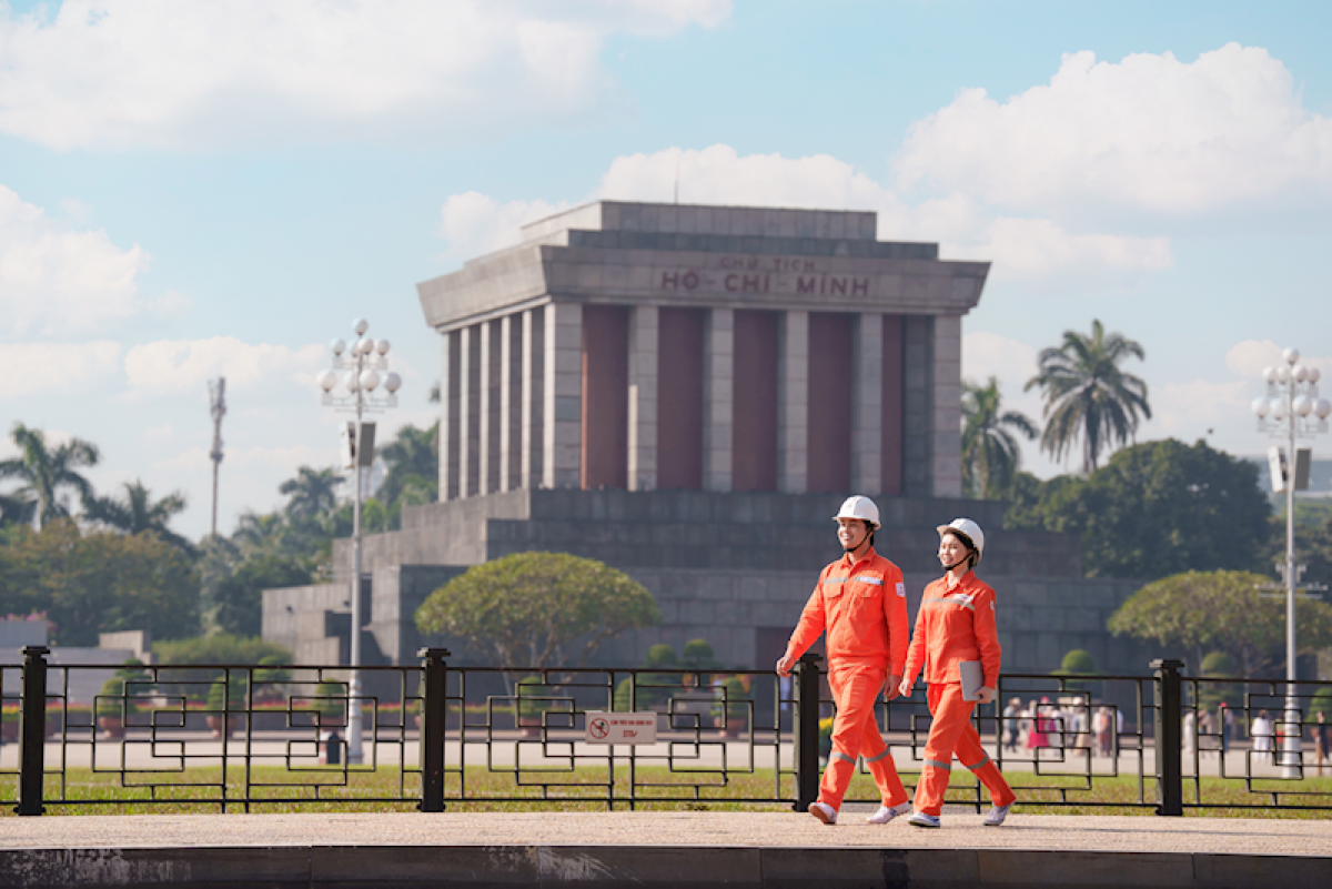 Rà soát hành lang mạng điện tại Quảng trường Ba Đình