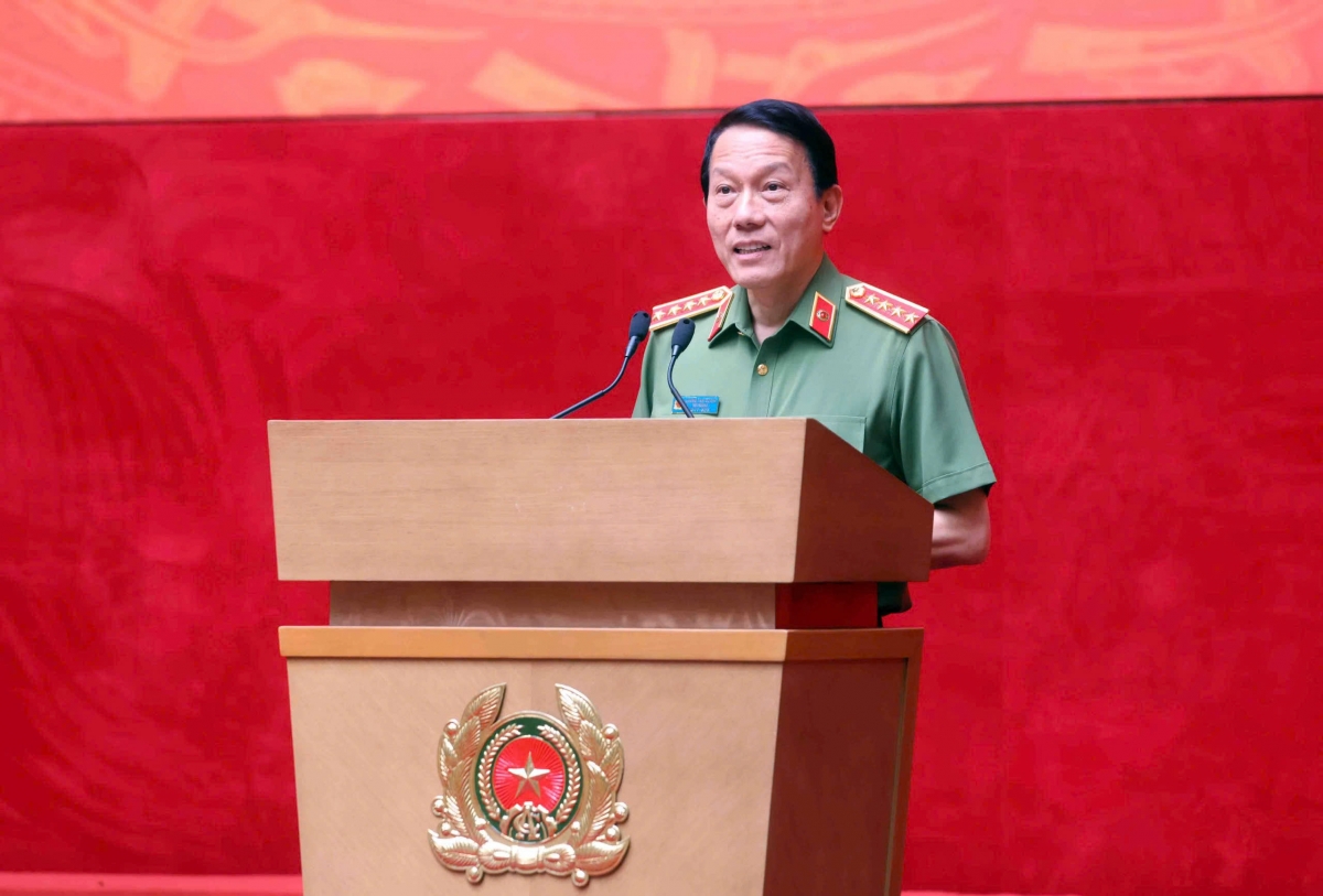 Bộ trưởng Lương Tam Quang nhiệt liệt biểu dương, ghi nhận, đánh giá cao và tri ân những thành tích, kết quả, cống hiến, đóng góp của lực lượng Tham mưu CAND trong 80 năm qua