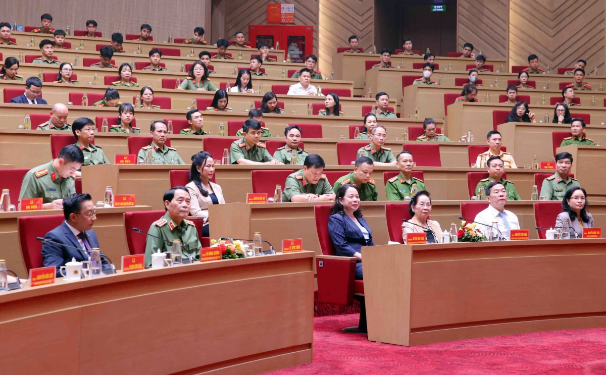 Phó Chủ tịch nước Võ Thị Ánh Xuân cùng các đại biểu tại lễ khai mạc