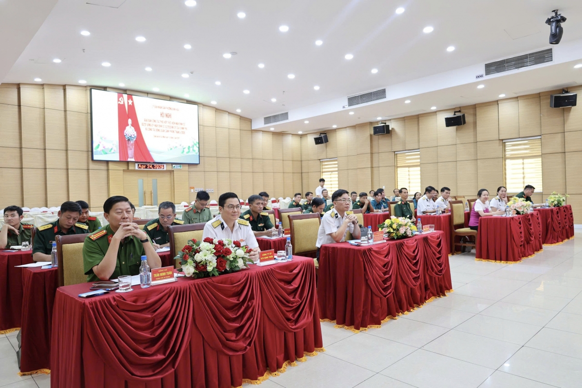 Các đại biểu dự hội nghị