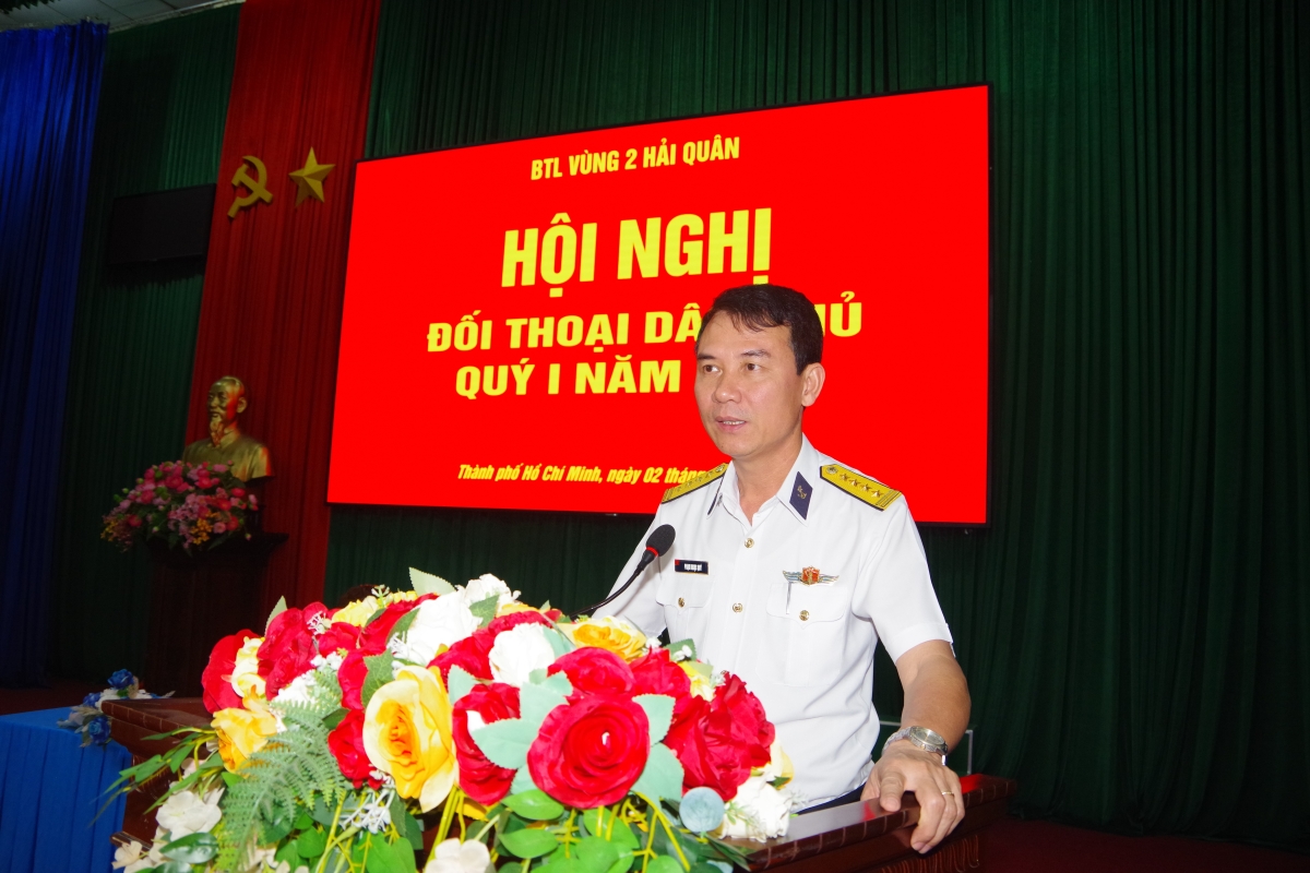 Đại tá Phạm Ngọc Quý, Chủ nhiệm Chính trị Vùng 2 Hải quân, trưởng đoàn công tác phát biểu kết luận hội nghị