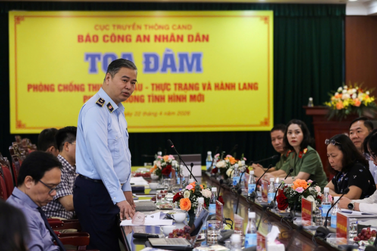 Ông Nguyễn Đức Lê, Phó trưởng Phòng Nghiệp vụ QLTT phát biểu tại Toạ đàm