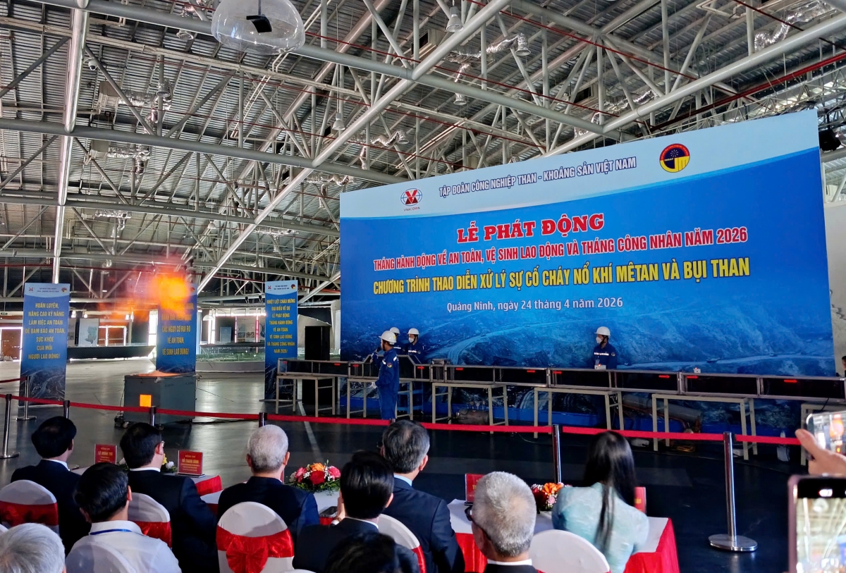 Trình diễn thử nghiệm các tình huống xử lý cháy nổ khí mê-tan và bụi than