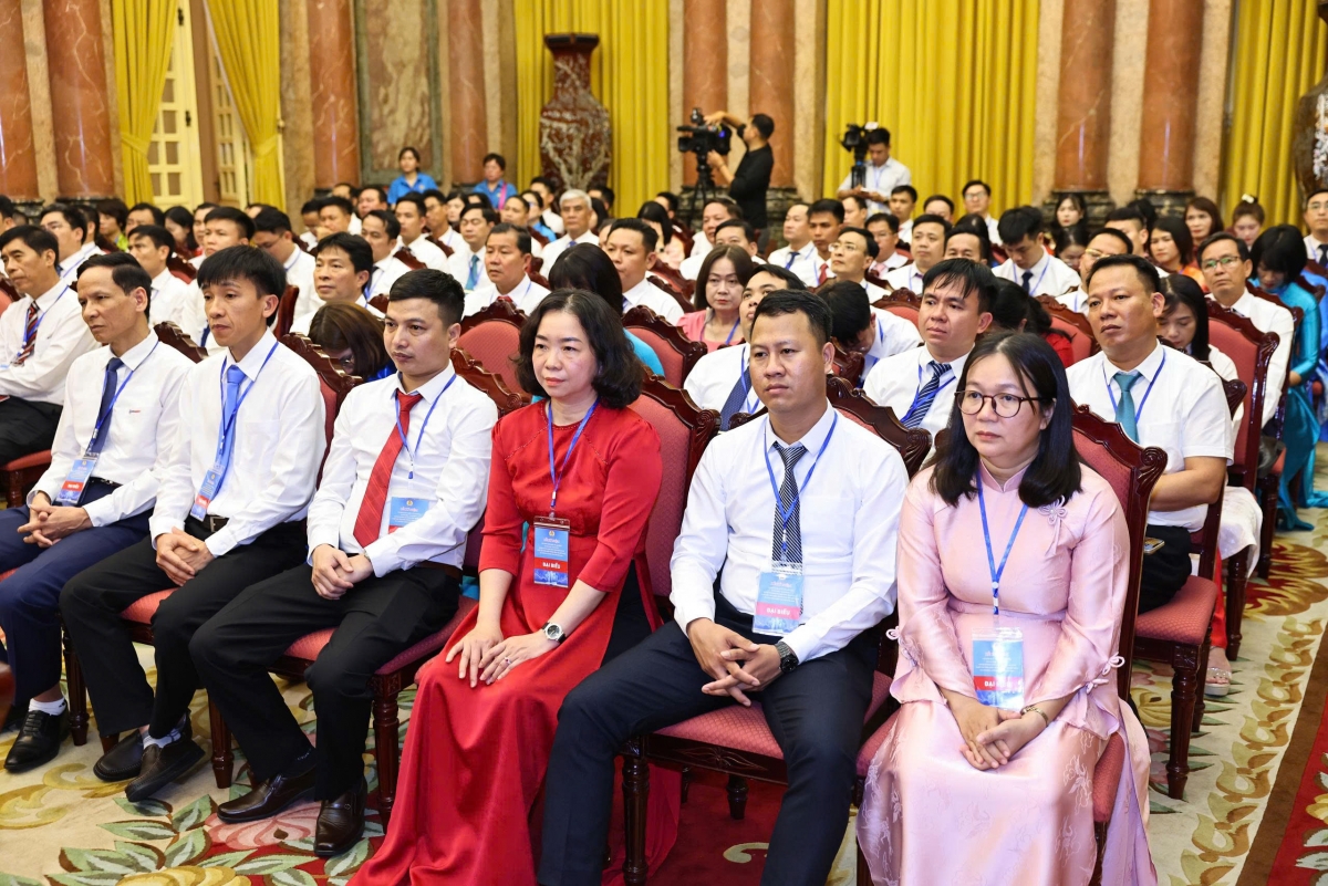 Các đại biểu dự buổi gặp mặt