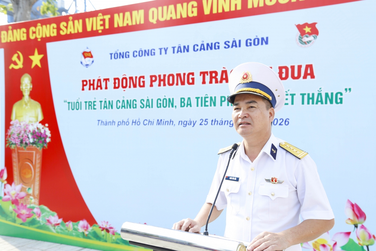 Đại tá Đoàn Văn Uẩn, Phó Chủ nhiệm Chính trị Binh đoàn 20 phát biểu chỉ đạo